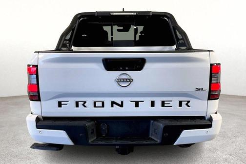 2024 Nissan Frontier SL
