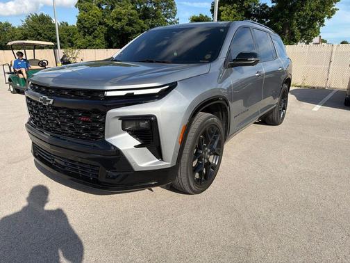 Sterling Gray Metallic 2024 Chevrolet Traverse RS