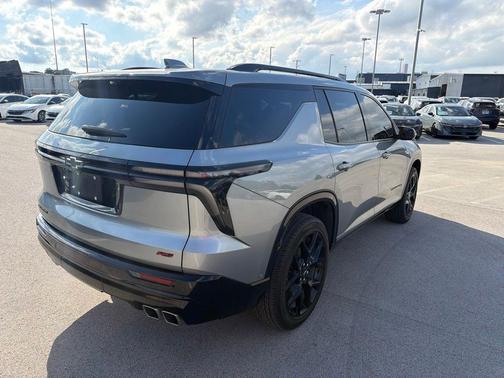 Sterling Gray Metallic 2024 Chevrolet Traverse RS