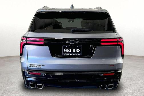 Sterling Gray Metallic 2024 Chevrolet Traverse RS