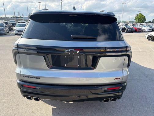 Sterling Gray Metallic 2024 Chevrolet Traverse RS