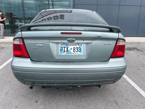 Green 2005 Ford Focus ZX4