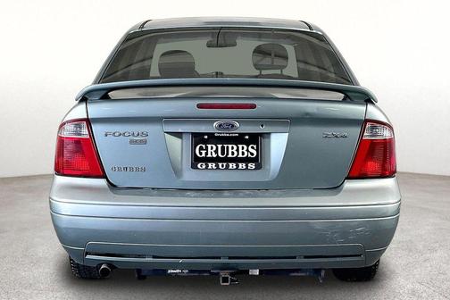 Green 2005 Ford Focus ZX4