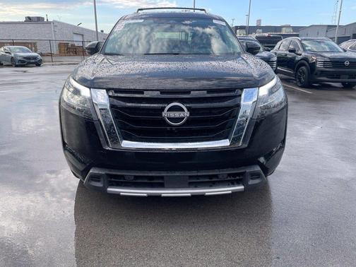 Super Black 2025 Nissan Pathfinder Platinum