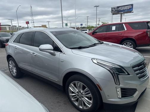 Radiant Silver Metallic 2018 Cadillac XT5 Premium Luxury