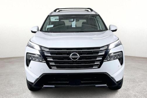 Everest White P 2026 Nissan Rogue Platinum