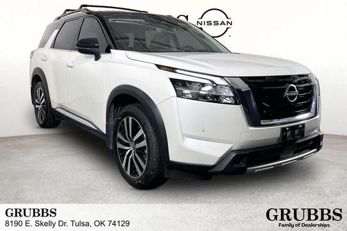 2 Tone White / Black Roof 2023 Nissan Pathfinder Platinum