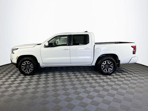 Glacier White 2024 Nissan Frontier SL