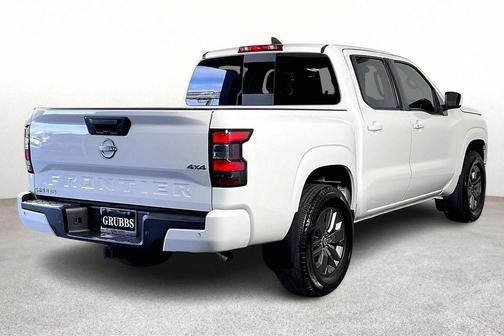 2025 Nissan Frontier SV