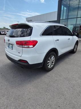 Snow White Pearl 2016 Kia Sorento LX