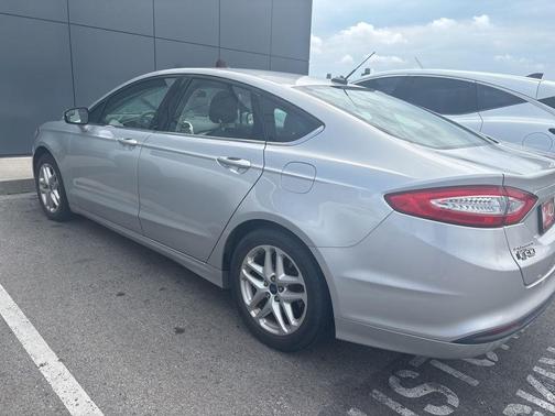 Silver 2013 Ford Fusion SE