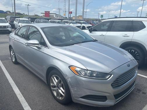 Silver 2013 Ford Fusion SE