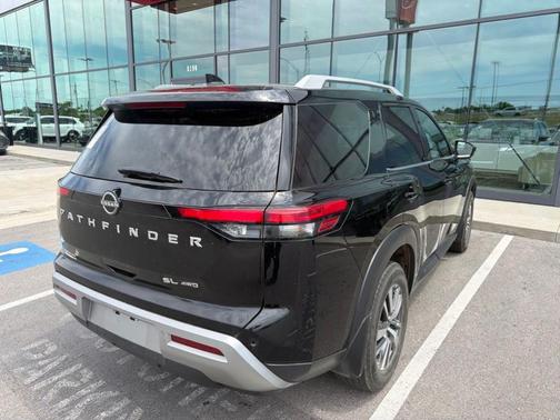 Black 2022 Nissan Pathfinder SL