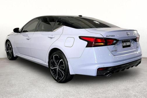 2t Gry Blk Roof 2026 Nissan Altima 2.5 SR