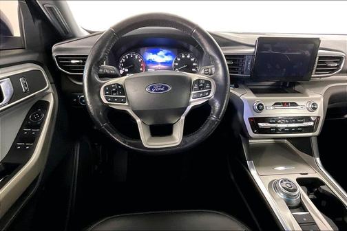 White Metallic 2022 Ford Explorer XLT