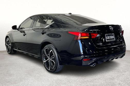 Super Black Clearcoat 2026 Nissan Altima 2.5 SR