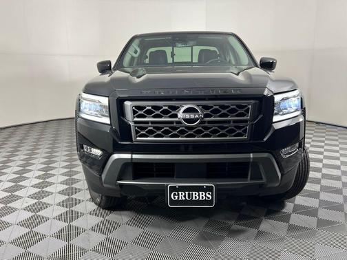 2024 Nissan Frontier SL