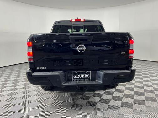 2024 Nissan Frontier SL