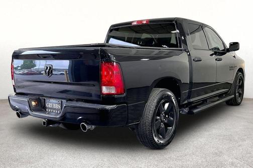 Brilliant Black Crystal Pearlcoat 2016 RAM 1500 Tradesman