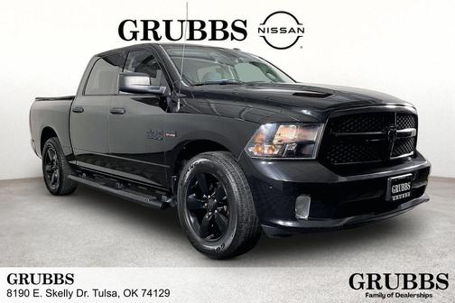 Brilliant Black Crystal Pearlcoat 2016 RAM 1500 Tradesman