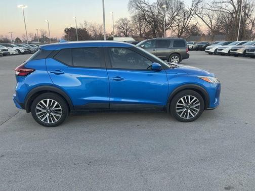 2022 Nissan Kicks SV