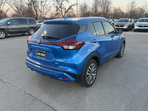 2022 Nissan Kicks SV