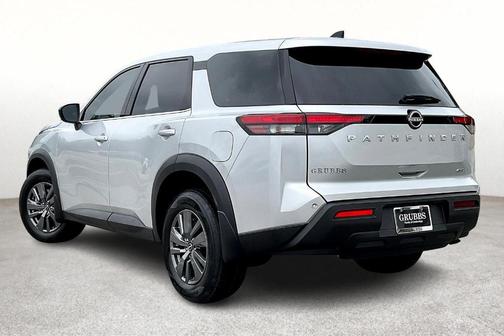 2025 Nissan Pathfinder S
