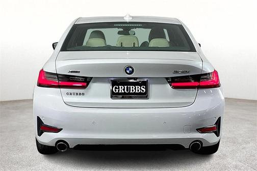 2022 BMW 330 i xDrive