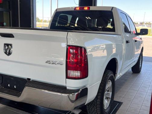Bright White Clearcoat 2023 RAM 1500 Classic SLT