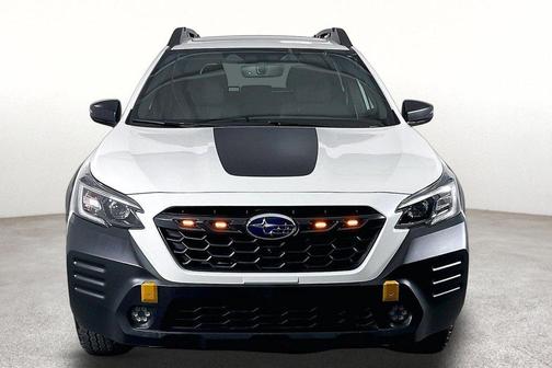 Crystal White Pearl 2023 Subaru Outback Wilderness