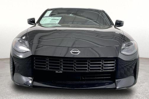 Black (P) 2026 Nissan Z performance
