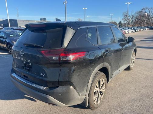 2022 Nissan Rogue SV