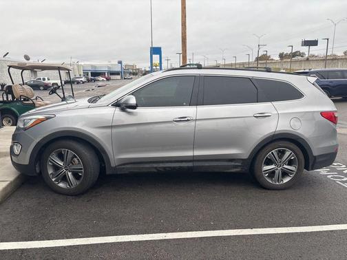 2016 Hyundai SANTA FE SE