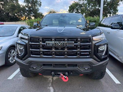 Onyx Black 2025 GMC Canyon AT4