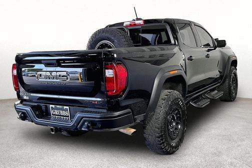 Onyx Black 2025 GMC Canyon AT4