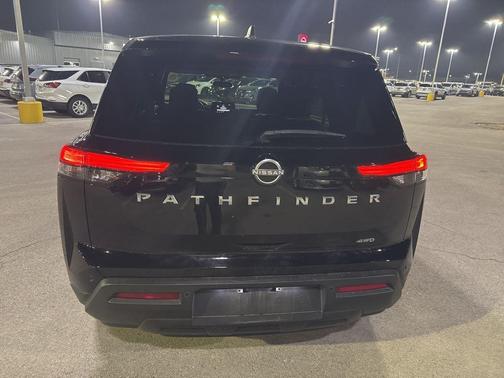 2024 Nissan Pathfinder S
