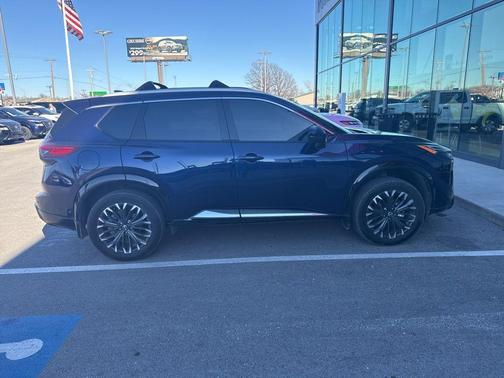 2025 Nissan Rogue Platinum