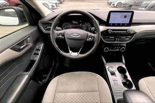 Oxford White 2022 Ford Escape SE