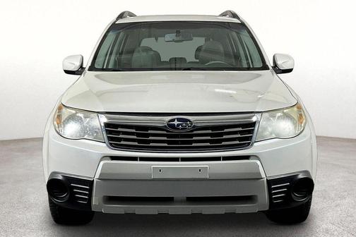 White 2009 Subaru Forester 2.5X