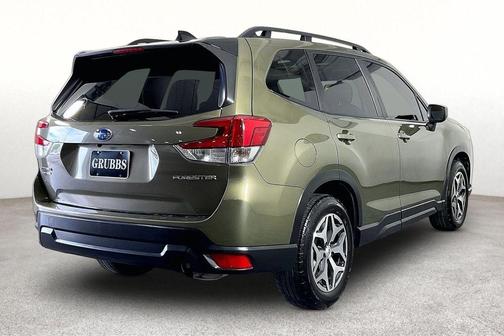 Autumn Green Metallic 2024 Subaru Forester Premium