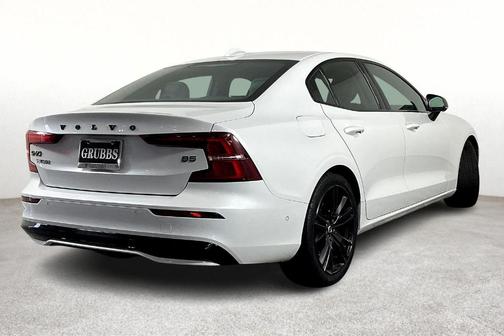 2024 Volvo S60 B5 Plus Black Edition