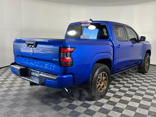 2025 Nissan Frontier SV