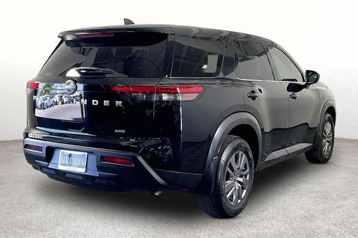 Black 2025 Nissan Pathfinder S