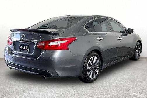 Gun Metallic 2017 Nissan Altima 2.5 SL