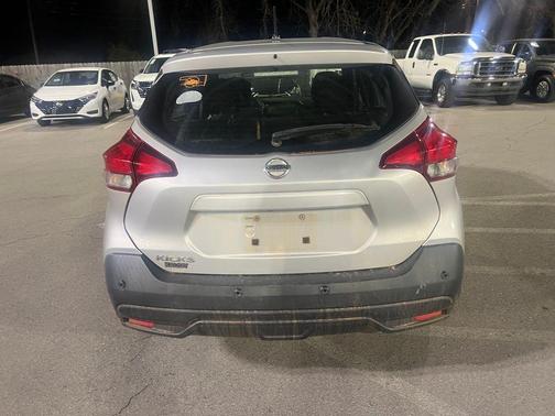 2020 Nissan Kicks S