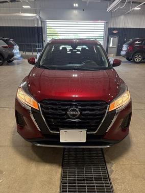 Scarlet Ember 2022 Nissan Kicks SV