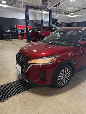 Scarlet Ember 2022 Nissan Kicks SV