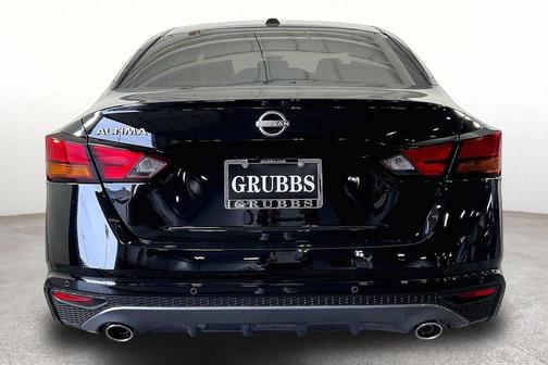 Super Black Clearcoat 2026 Nissan Altima SV