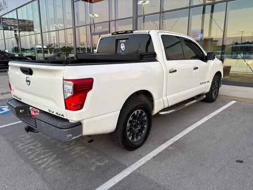 Glacier White 2018 Nissan Titan SV