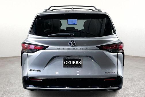 2025 Toyota Sienna Platinum 7 Passenger